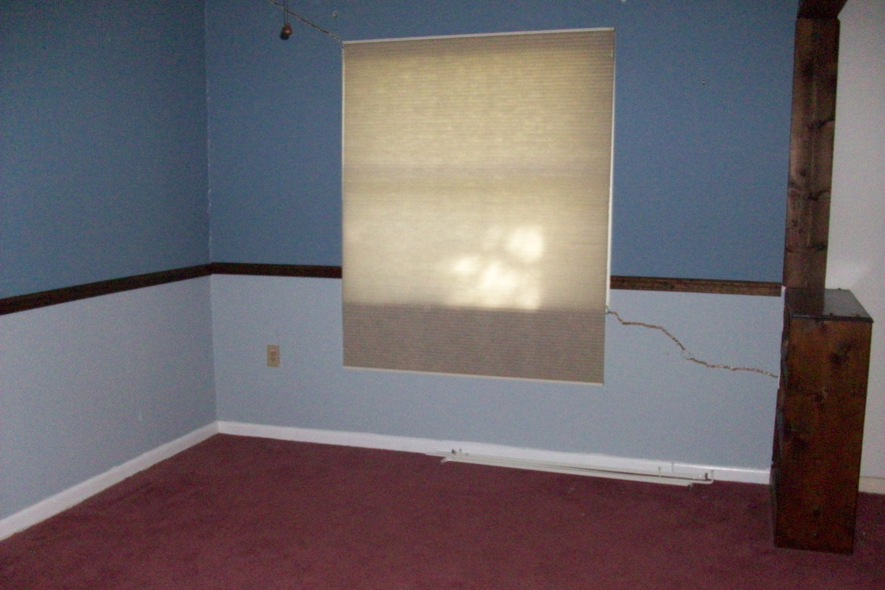 Major crack in dining room wall. Lakeland sinkhole home.